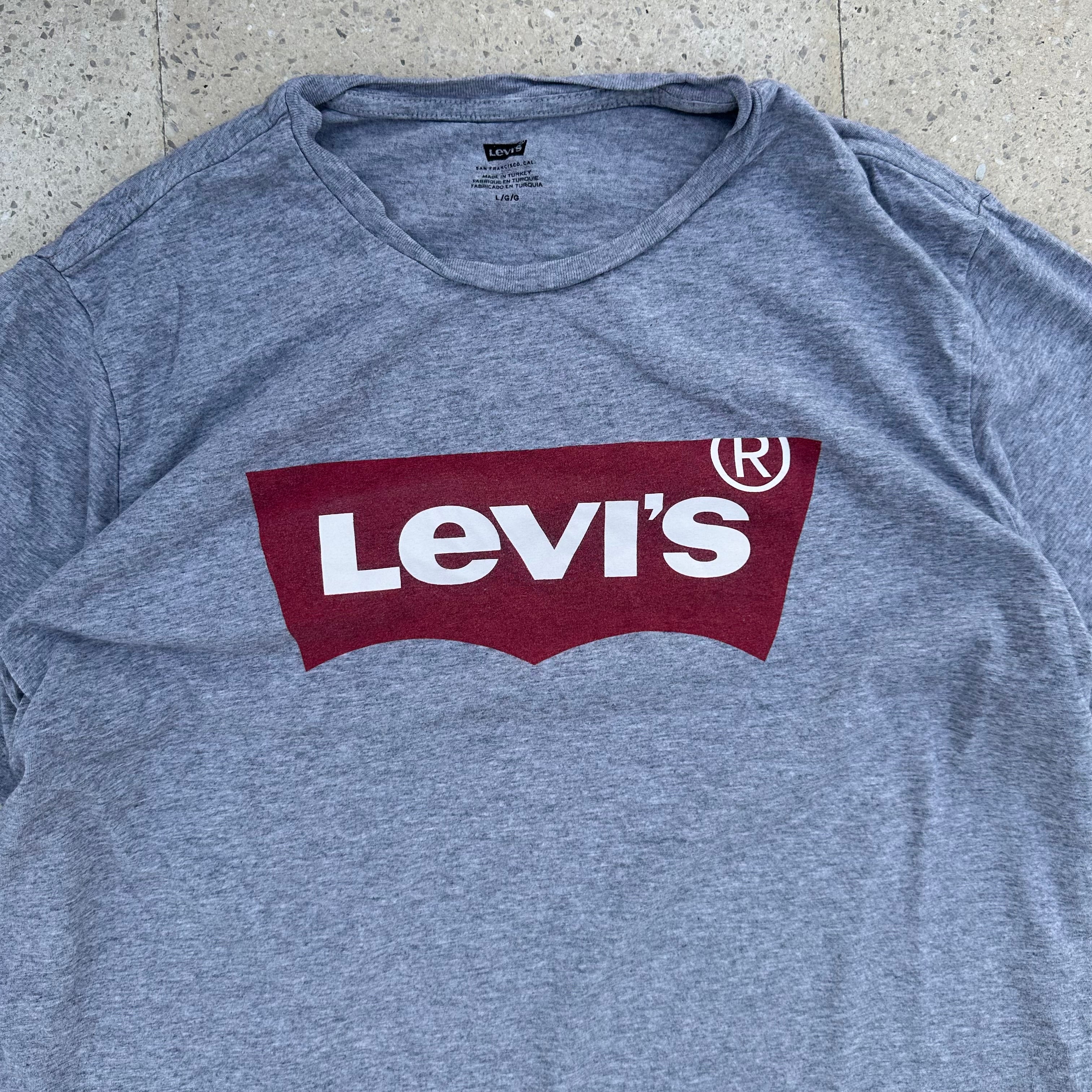 Levis T-Shirt - Large