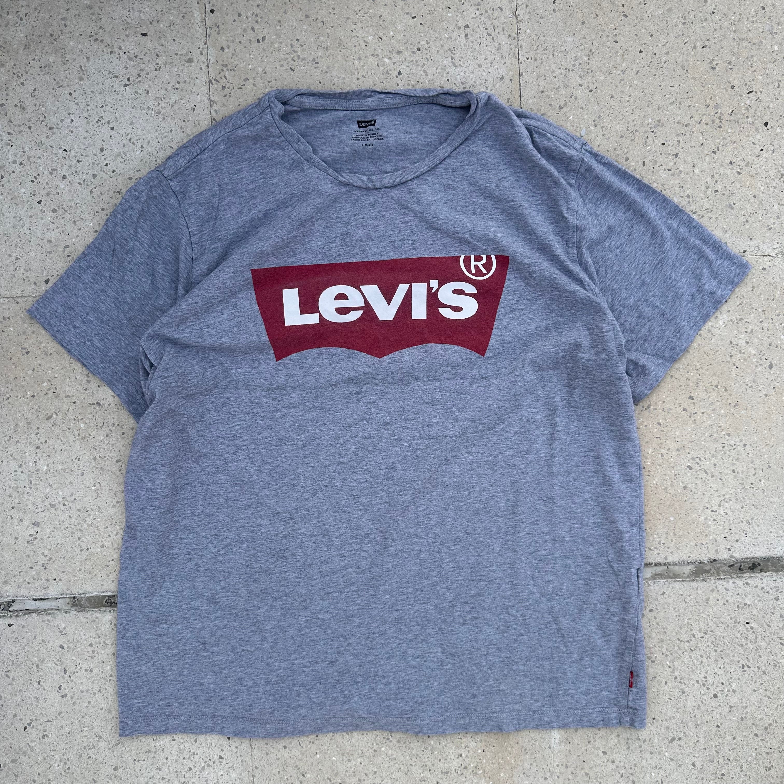 Levis T-Shirt - Large