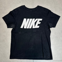 Nike T-Shirt - Medium